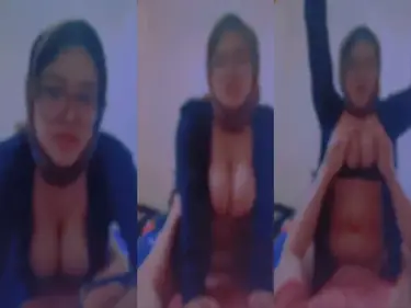 Bokep Jilbab Ngewe Sama Om Di Hotel Brutal poster