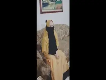 Ukhti Hijab Kuning Lumer WOT Asyik HD poster